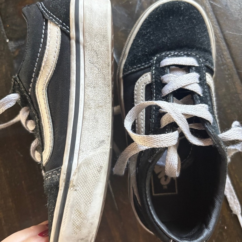 Vans - Picture 3 of 4